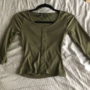 Medium arm length, oval neck tee